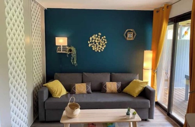 Cosy apartment in residence with mountain and river views