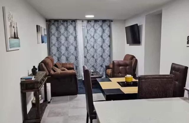 Beautiful and Comfortable Apt. - 7th floor