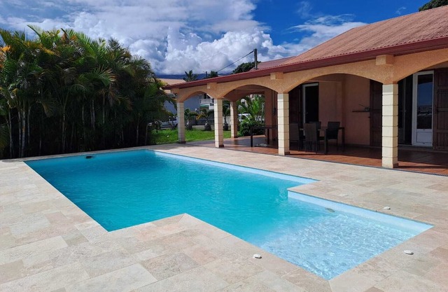 House and studio with jacuzzi and private pool