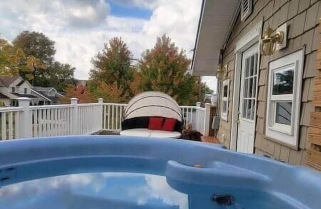 *Zen* Entire King suite w rooftop spa, @MicroLux