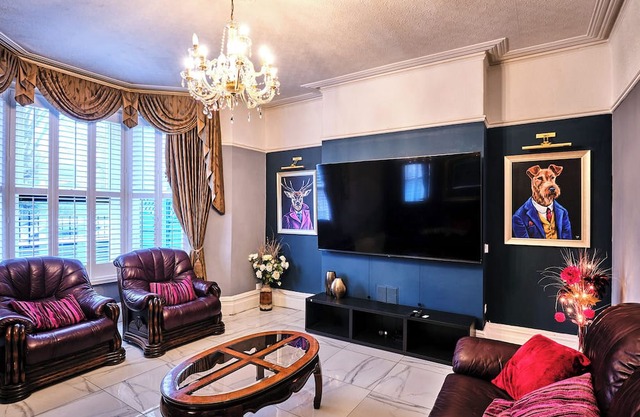 Luxury 4-Bed Pontcanna Home, Principality Stadium Stroll, Off Street Parking