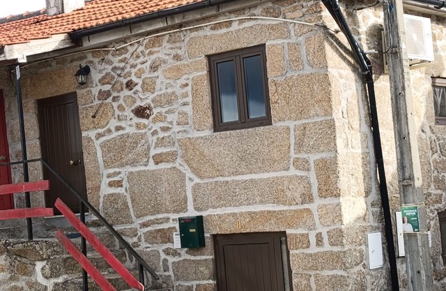 Casa típica de pedra em Paredes do pinhāo,S. Lourenço Riba pinhao/sabrosa/