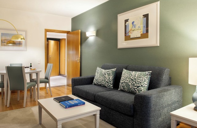 2 Homely Units at Altis Suites – Close to Avenida da Liberdade! Pets Allowed!