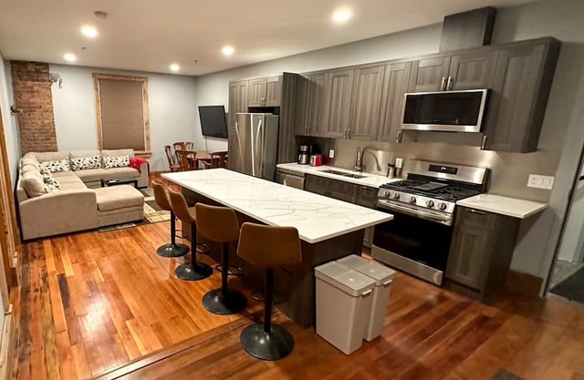 Incredible Downtown Location. Dog Friendly