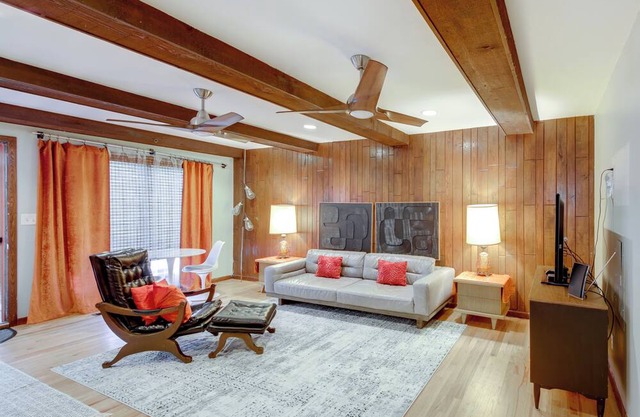 Convenient Condo 8 Mi to Dtwn Indianapolis!