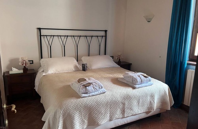 Apartment 'Villa Tiberini 1' with Lake View, Shared Pool and Wi-Fi