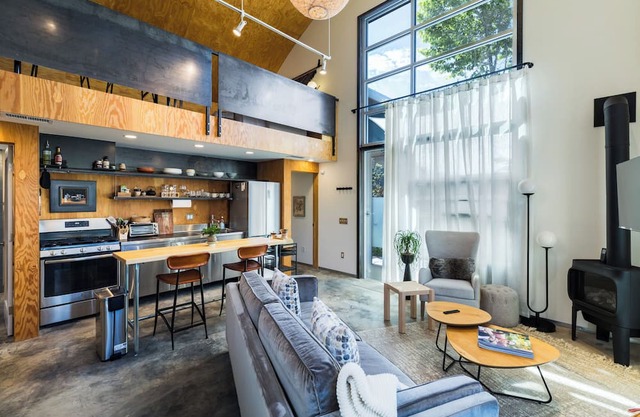 Sunny Open Home by Cafecito in Baca Railyard