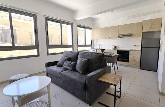 Phaedrus Living: Ledras Residences 105