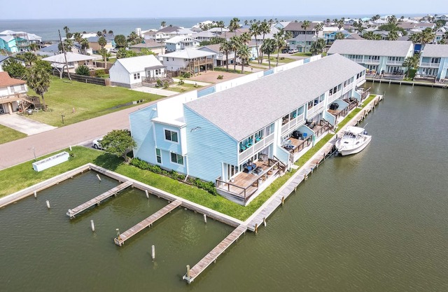 Blue Pearl - 2BR Condo - Pool