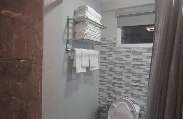 Levor Lettsome Duplex 2bed 2bath w/Jacuzzi and small gym
