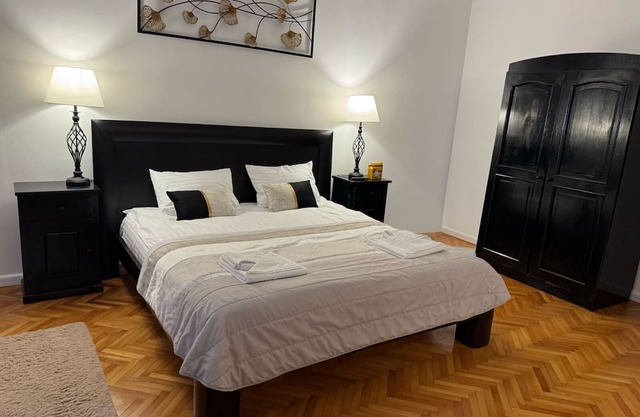 Mid Ultra Central Residence Oradea - self check in & out
