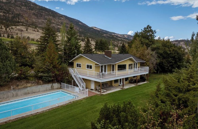 Tinhorn Creek Vineyards Guest House