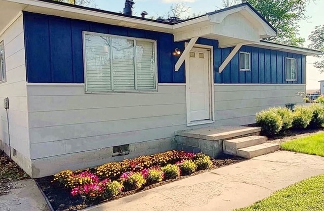 Clean & Cozy 3-bedroom house in great neighborhood of Blytheville with AC, WiFi
