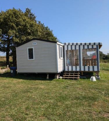 Mobil home 4x8m et terrasse 18m2