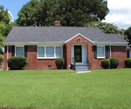 3BR, 2BA Hidden Gem in Midtown/Evergreen district