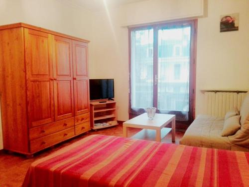 Appartement Aix-les-Bains, 1 pièce, 2 personnes - FR-1-555-8