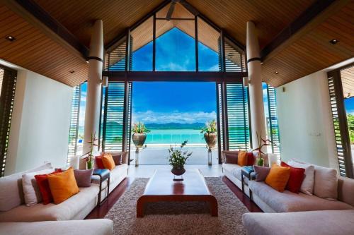 PAD // 2 BED . . . by An Opulent Collection
