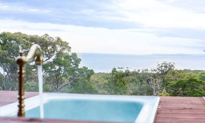 North Stradbroke Island Cabin | Myora Getaway - North Stradbroke Home with a View
