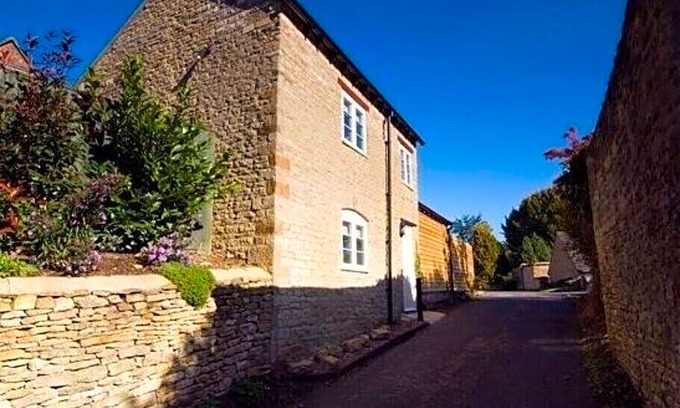 Brackley Hotel | The Crewe Arms