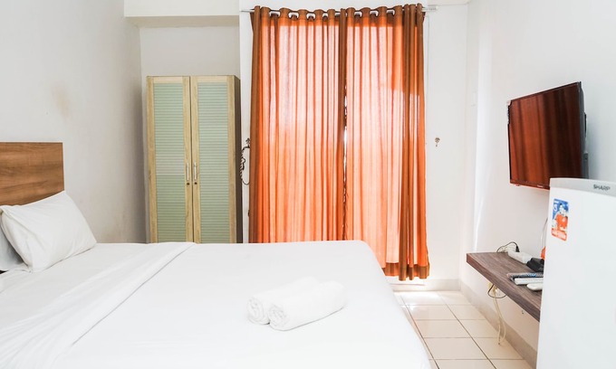Serpong Hotel | Cozy and Simply Studio at Serpong Greenview Apartment