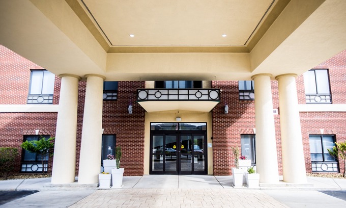 Dayton Hotel | Holiday Inn Express Dayton, an IHG Hotel