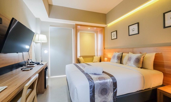 Cikarang Hotel | Comfortable and Fully Furnished Studio Apartment at Mustika Golf Residence