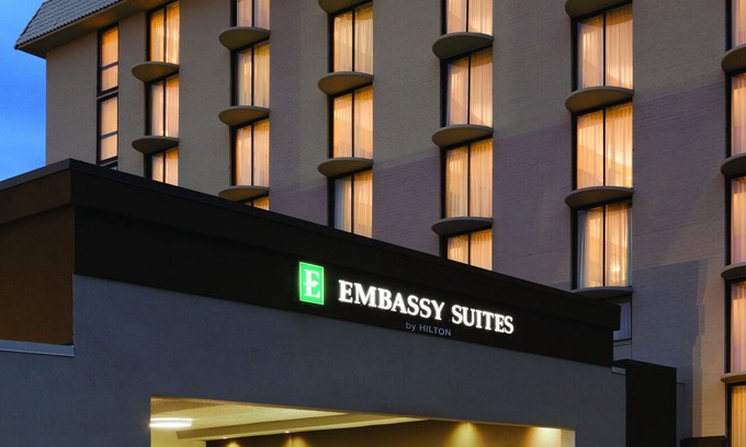 West Bloomington Hotel | Embassy Suites by Hilton Bloomington/Minneapolis