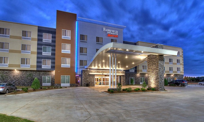 Yukon Hotel | Fairfield Inn and Suites Oklahoma City Yukon