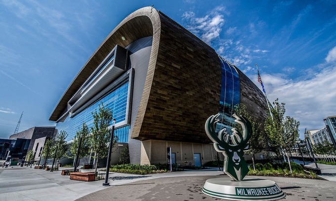 Oak Creek Hotel | Comfort Suites Milwaukee Airport