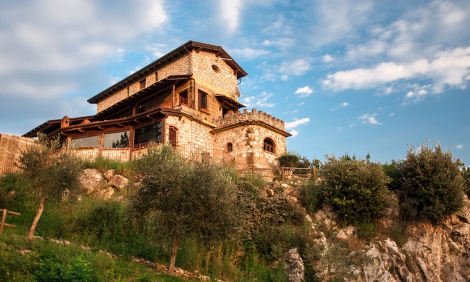 Frasso Telesino Hotel | Villa de Luccheri