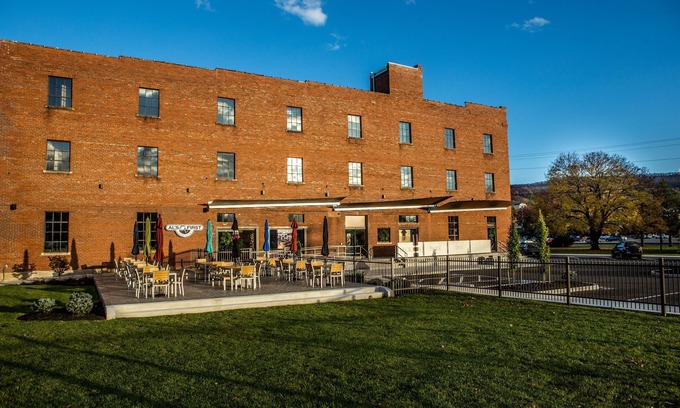Pulaski Hotel | Jackson Park Inn, Ascend Hotel Collection