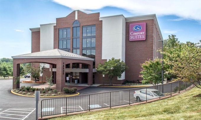 Dale City Hotel | Comfort Suites Near Potomac Mills