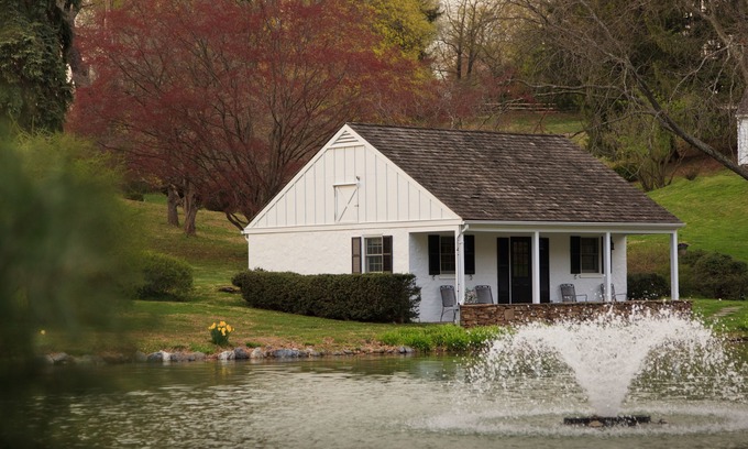 Centreville Hotel | The Inn at Whitewing Farm