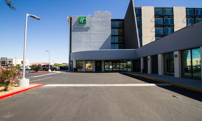 Victorville Hotel | Holiday Inn Victorville, an Ihg Hotel