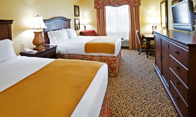 Sulphur Springs Hotel | Clarion Pointe Sulphur Springs hotel