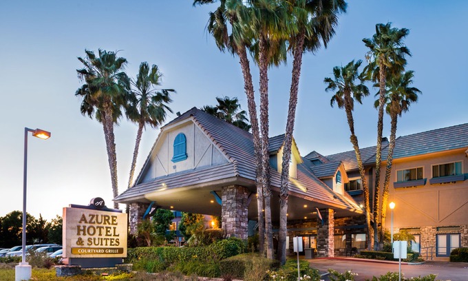 Ontario Hotel | Azure Hotel&Suites Ontario Trademark Collection by Wyndham