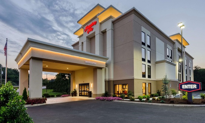 Covington Hotel | Hampton Inn Covington VA