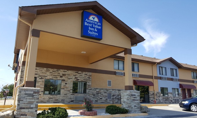 Harrisonville Hotel | Americas Best Value Inn & Suites Harrisonville