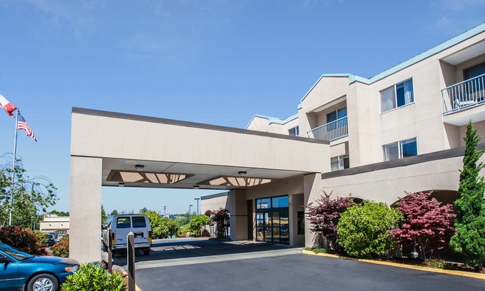 Guide Meridian Hotel | Quality Inn Grand Suites Bellingham