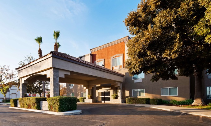 Patterson Hotel | Best Western Plus Villa Del Lago Inn