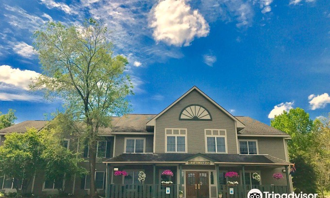 Fayetteville Hotel | The Craftsman Inn & Suites