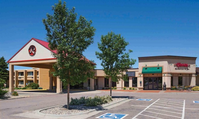 Watertown Hotel | Ramkota Hotel - Watertown