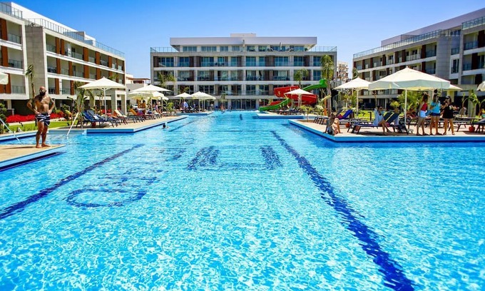 Trikomo Apartment | Studio Flat w Shared Pool 4 min to Beach in Iskele