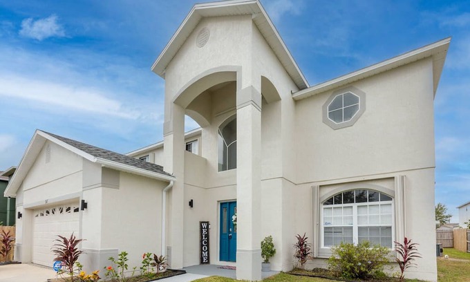 Poinciana House | Getaway & Comfy House w/ Pool!