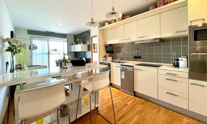 El Port Apartment | Apartment in front of Fira Gran Via