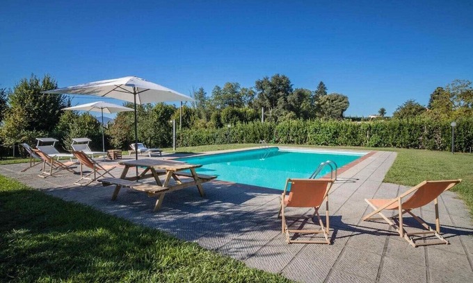 Capannori Villa | VIVI - villa with private pool. Free WiFi. Lucca.