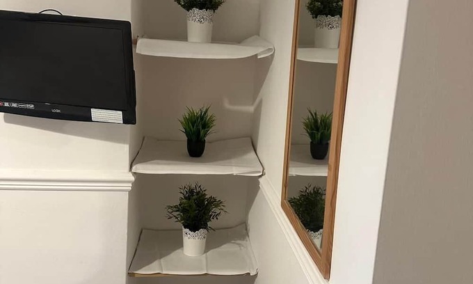 Whitchurch-on-Thames Hotel | Ferryboat Inn