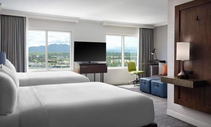 Broomfield House | Fully renovated all-suite hotel with views of the Flatirons