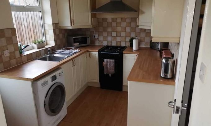 Aylesbury House | 3-bedroom house in enjoyable Aylesbury with WiFi