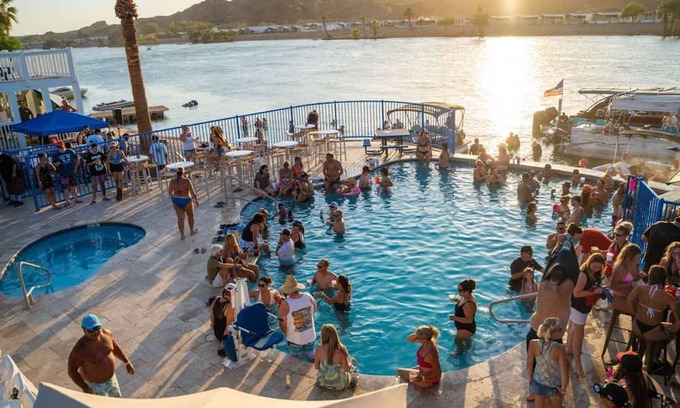 Parker Strip House | Motorboat Inn Summary